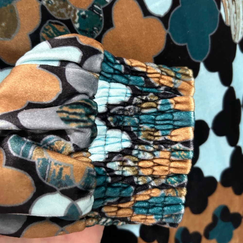 Tyler Boe Multicolor Patterned Top - Picture 5 of 7